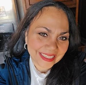 Meet your Posher, Ester